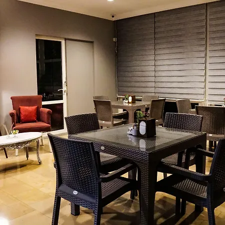 Berry Bella 马尔马里斯